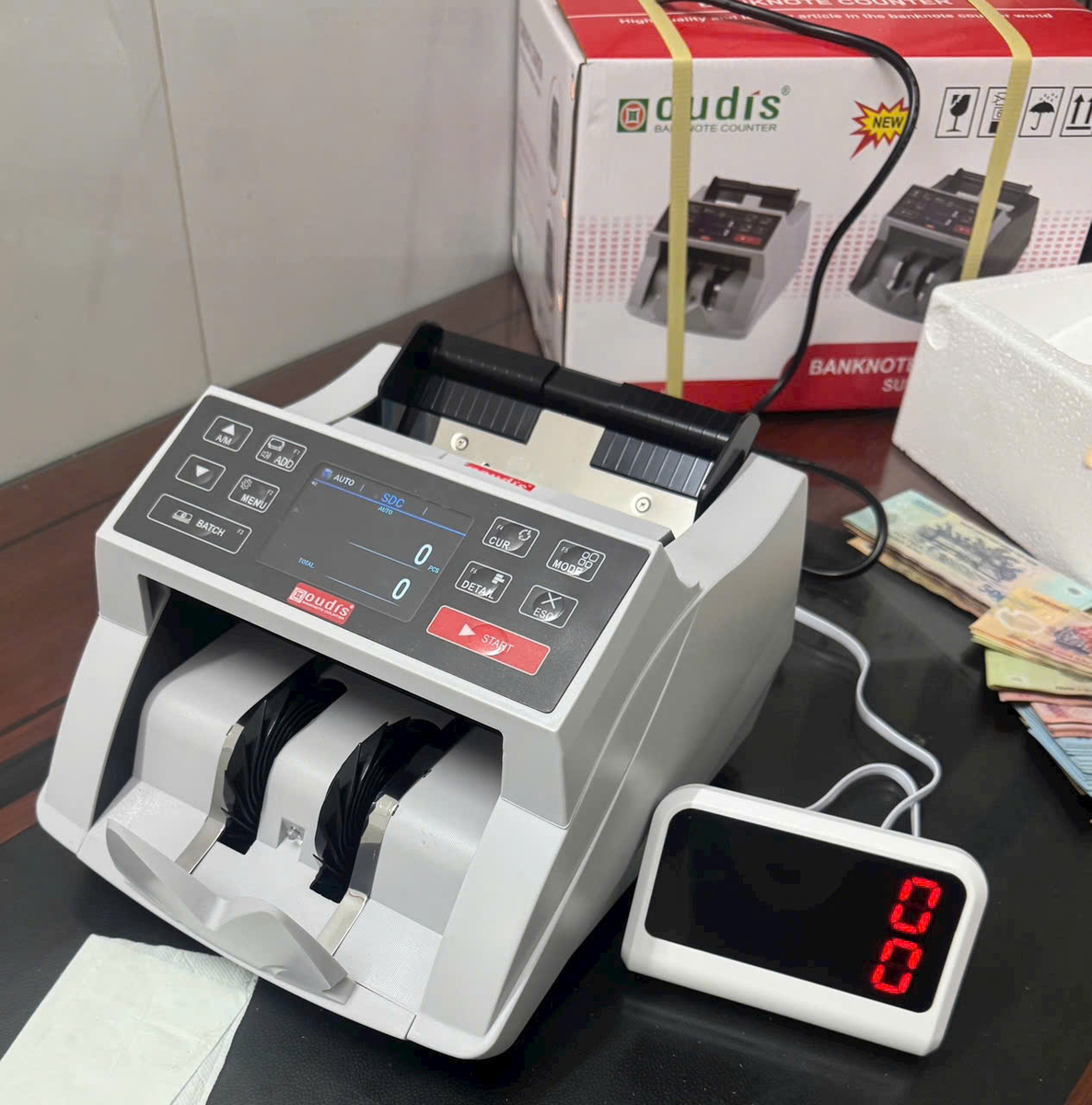 Máy đếm tiền Oudis 6768V